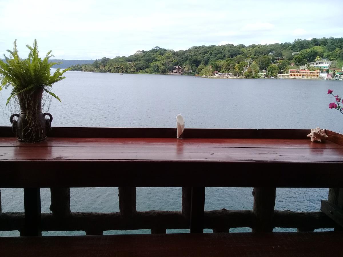La Casa Del Lacandon - Waterfront Hotel Flores Exterior foto