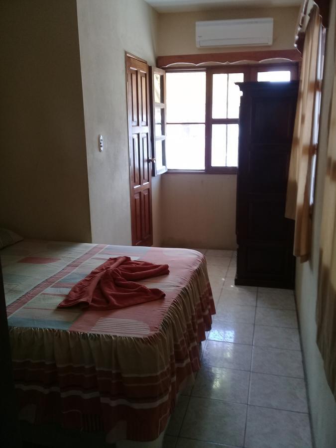 La Casa Del Lacandon - Waterfront Hotel Flores Habitación foto