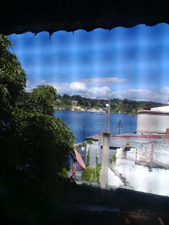 La Casa Del Lacandon - Waterfront Hotel Flores Habitación foto